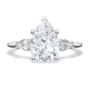 2685ps10x7w ring, top view of the pear shaped center with tapered side stones and accent detail