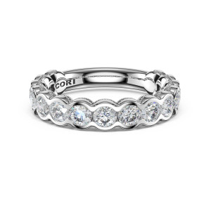 Tacori 4496534 Platinum band, top view of round diamonds in scalloped half bezel settings