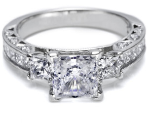 Tacori Crescent 18 Karat Engagement Ring HT243012