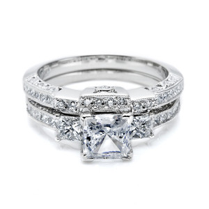 Tacori 18 Karat Crescent Wedding Band HT2264B