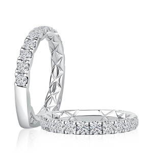 A.JAFFE MRSNOV3605Q 14 Karat diamond wedding ring, front view