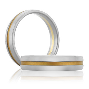 A Jaffe Classic 14 Karat Wedding Ring BB0051