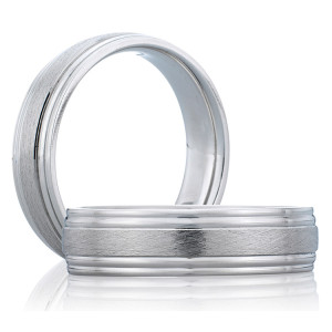 A Jaffe Classic 14 Karat Wedding Ring BR0216