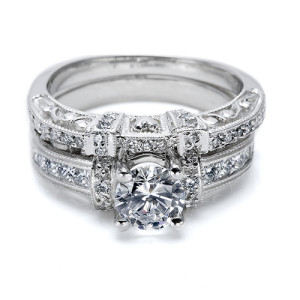 Tacori 18 Karat Crescent Wedding Band HT2196B