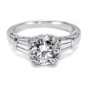Tacori Dantela 18 Karat Engagement Ring 2625RD75