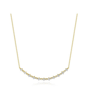 Tacori FN890Y17 18 Karat Yellow Gold, front view of the curved bar station set with alternating carre and round diamonds