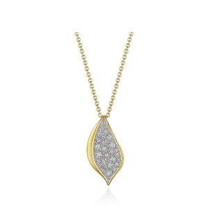 Tacori FN913Y26 18 Karat Yellow Gold, front view of the pave dahlia petal pendant on a yellow gold cable chain