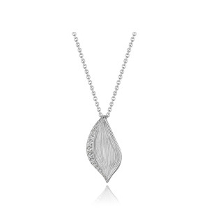 Tacori FN91426 18 Karat White Gold, front view of the ribbed dahlia petal pendant with a diamond lined outer edge