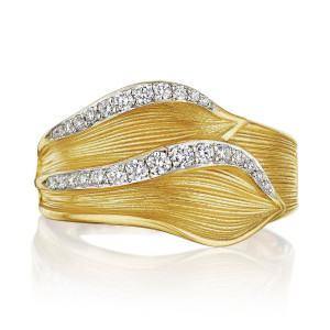 Tacori FR906Y 18 Karat Yellow Gold, top view of the double petal band with two curved rows of pave diamonds