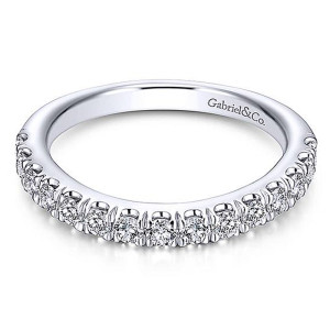 Gabriel 18 Karat White Gold Curved Wedding Band WB13870R4W84JJ