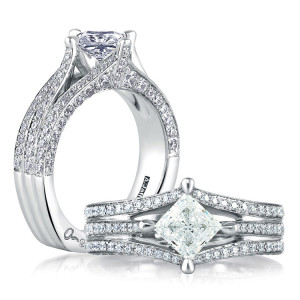 A Jaffe 18 Karat Signature Engagement Ring MES408