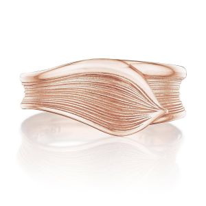 Tacori FR908PK 18 Karat Rose Gold, top view of the plain petal band with a finely ribbed leaf across a polished wave