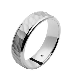 Christian Bauer 274655 platinum wedding band, angled view of a hammered dome stepping down to a fine polished bevel along each edge, polished interior