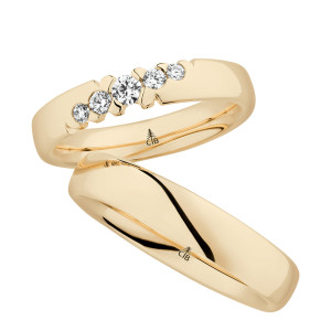 Christian Bauer 280165 14 karat yellow gold wedding band, angled view of a full rounded dome with a bright polished surface and a polished interior, no edge treatment, shown with its matching ring