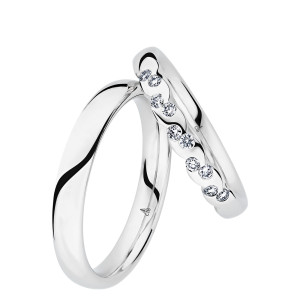 Christian Bauer 280179 18 karat white gold wedding band, angled view of a full round dome with a bright polished surface curving straight into a polished interior, shown with its matching ring