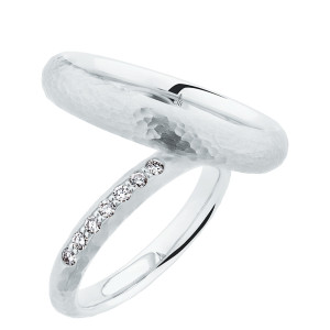 Christian Bauer 280198 platinum wedding band, angled view of a domed profile with a hammered surface of visible dimples above a bright polished interior, shown with its matching ring