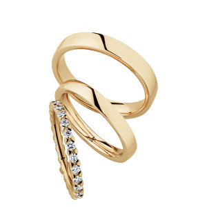 Christian Bauer 280228 14 karat yellow gold wedding band, angled view of a flat polished face with crisp squared edges and a bright polished interior, shown with its matching rings