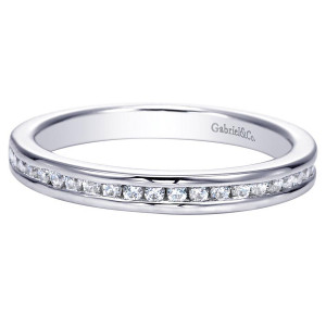 Gabriel & Co. WB7899W44JJ 14 karat white gold Victorian wedding band, front view of a narrow channel of small rounds running beside a smooth polished rail