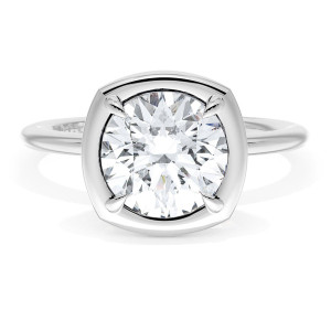 40417CURD8 Platinum top view, round brilliant center inside a cushion shaped white metal frame on a plain band