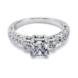 Tacori Crescent 18 Karat Engagement Ring HT2258