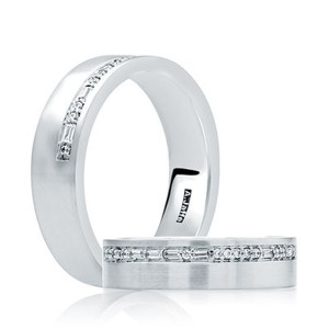 A.JAFFE BB0194 18 Karat diamond wedding ring, front view