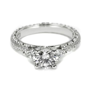 Tacori Crescent 18 Karat Engagement Ring HT2367P