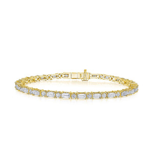 Tacori FB666FY65 14 Karat Yellow Gold, laid flat showing the alternating baguette and round diamond line with a hinged box clasp