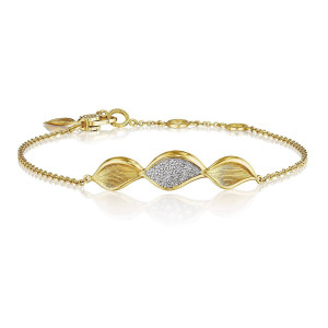 Tacori FB903Y7 18 Karat Yellow Gold, chain bracelet with three linked petals, the center pave set with diamonds and the outer two line engraved