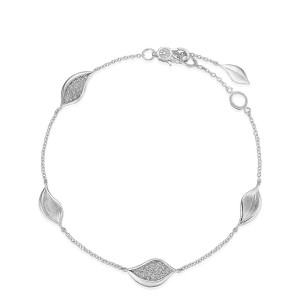 Tacori FB9157 18 Karat White Gold, top view of the leaf station bracelet with pave set and brushed petal links on chain
