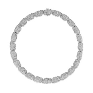 Tacori FN928PLT16 Platinum, full circle view of fan shaped florets fully set with pave diamonds linked edge to edge with a small clasp at top