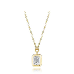 Tacori FP812VEC55X4NDY 18 Karat Yellow Gold, top view of the bezel-set upright emerald cut diamond pendant on a cable chain