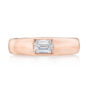 Tacori FR817EC55X4NDPK 18 Karat Rose Gold, head on view of the domed band with the east west set emerald cut diamond at centre