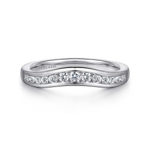 Gabriel & Co. AN10962PT4JJ platinum Contemporary anniversary band, front view of a curved band with the largest round stones at its center dip
