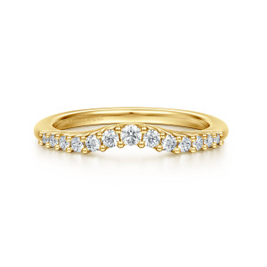 Gabriel & Co. AN10975Y44JJ 14 karat yellow gold Classic wedding band, front view of a dipped row of round diamonds with a ball tipped prong at each corner