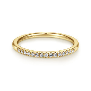 Gabriel & Co. AN11182Y44JJ 14 karat yellow gold Classic wedding band, front view of tiny prong set diamonds along the top edge of a smooth hoop