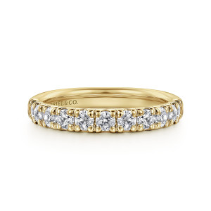 Gabriel & Co. AN12085Y44JJ 14 karat yellow gold Classic wedding band, front view of round stones in a straight line with ball tipped prongs between them