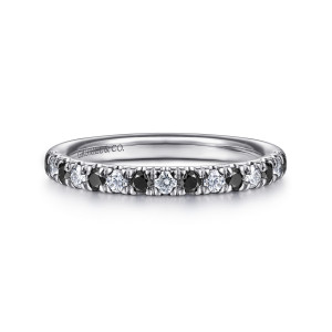 Gabriel & Co. AN14190W44BD 14 karat white gold Classic anniversary band, front view of black and colorless round stones alternating in an even line