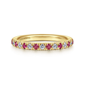 Gabriel & Co. AN14190Y44RA 14 karat yellow gold Classic anniversary band, front view of deep red stones alternating with colorless diamonds in fine scalloped prongs