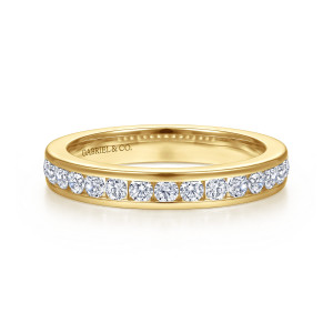 Gabriel & Co. AN14214Y44JJ 14 karat yellow gold Contemporary wedding band, front view of the band with round stones sitting edge to edge between two smooth rails