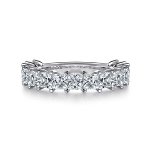 Gabriel & Co. AN14264W44JJ 14 karat white gold Classic anniversary band, front view of square stones with pointed corners held by round-tipped prongs between neighbors