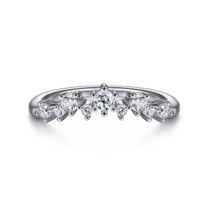 Gabriel & Co. AN15304W44JJ 14 karat white gold Starlight anniversary band, front view of an arched line of round diamonds in alternating sizes, each in its own prongs