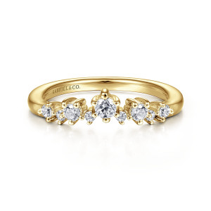Gabriel & Co. AN15305Y44JJ 14 karat yellow gold Starlight anniversary band, front view of a band that peaks at the center with round diamonds in small prongs