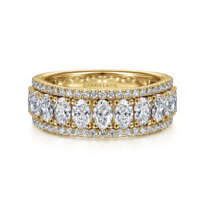 Gabriel & Co. AN15317Y44JJ 14 karat yellow gold Contemporary anniversary band, front view of a center line of elongated stones between two lines of tiny round stones