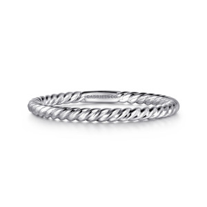 Gabriel & Co. AN15372W4JJJ 14 karat white gold Hampton wedding band, front view of rope twist ridges with a smooth panel carrying the maker's mark at the back