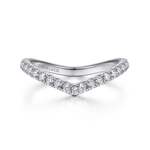Gabriel & Co. AN15381W44JJ 14 karat white gold Contemporary wedding band, front view of the V shaped band with a row of small round stones along its edge