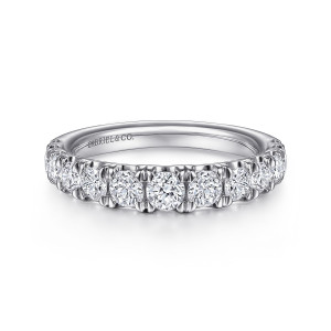 Gabriel & Co. AN15470W44JJ 14 karat white gold Classic anniversary band, front view of a single row of round stones that grow larger toward the middle of the band