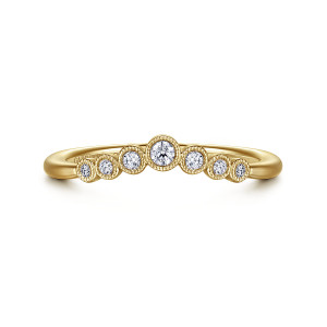 Gabriel & Co. AN15565Y44JJ 14 karat yellow gold Victorian anniversary band, front view of seven beaded bezels stepping up to a larger middle diamond