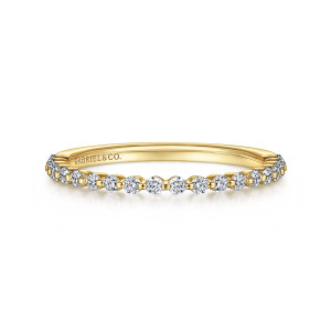 Gabriel & Co. AN15745Y44JJ 14 karat yellow gold Classic anniversary band, front view of one straight line of round stones separated by tiny metal beads
