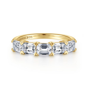 Gabriel & Co. AN15836Y43JJ 14 karat yellow gold Contemporary anniversary band, front view of rectangular stones laid sideways with notched prong tips between them