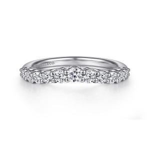 Gabriel & Co. AN15882W44JJ 14 karat white gold Classic wedding band, front view of the shallow curve with its largest round stone at the middle